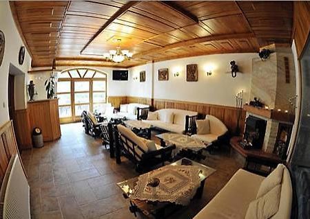 Trojka Hotel Es Panzio โซลนอค ภายนอก รูปภาพ