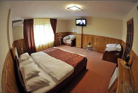 Trojka Hotel Es Panzio โซลนอค ห้อง รูปภาพ